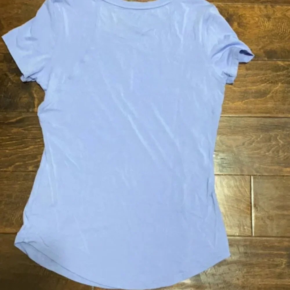 t shirt - Picture 2 of 2